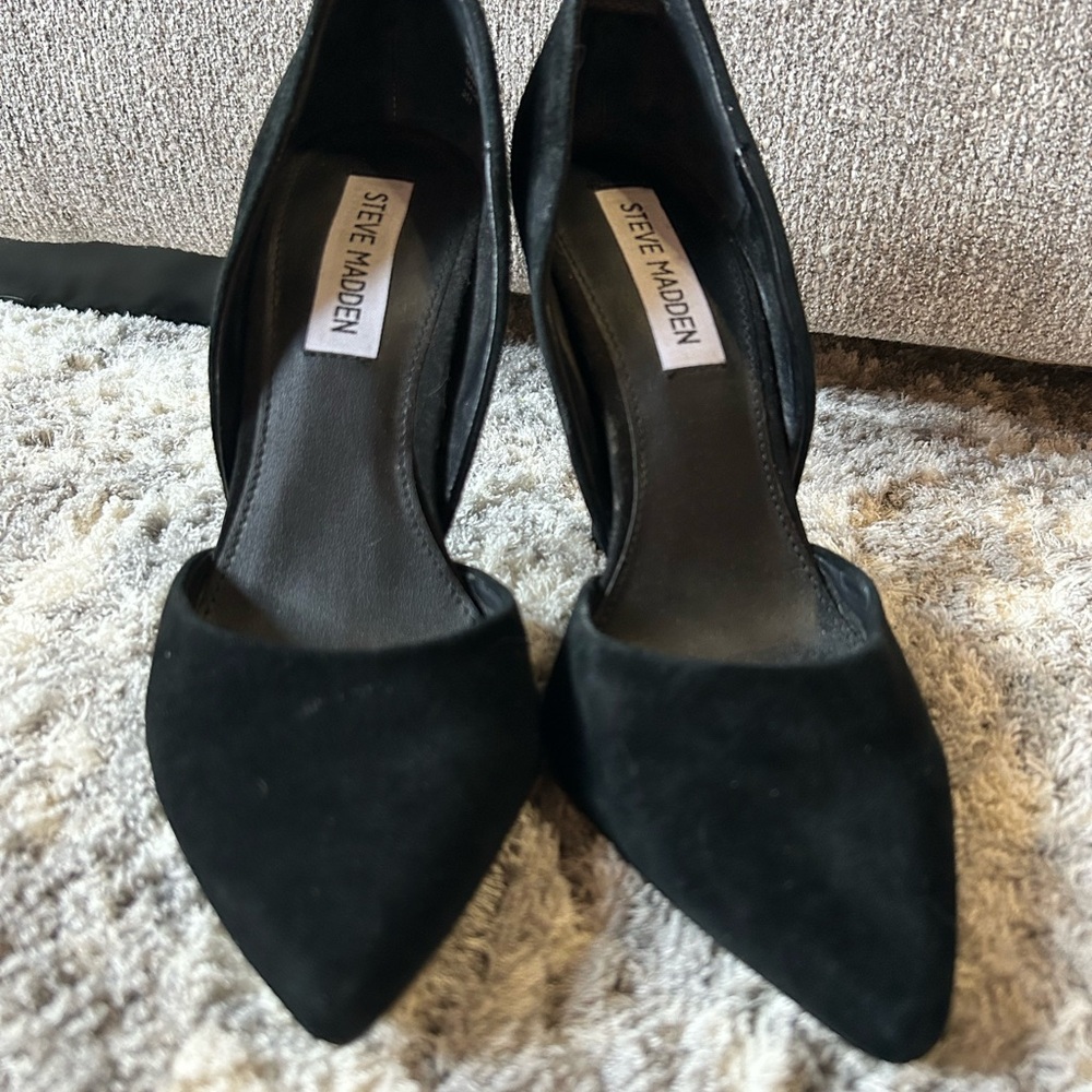 Steve Madden Black Suede High Heel Pumps - Picture 3 of 4